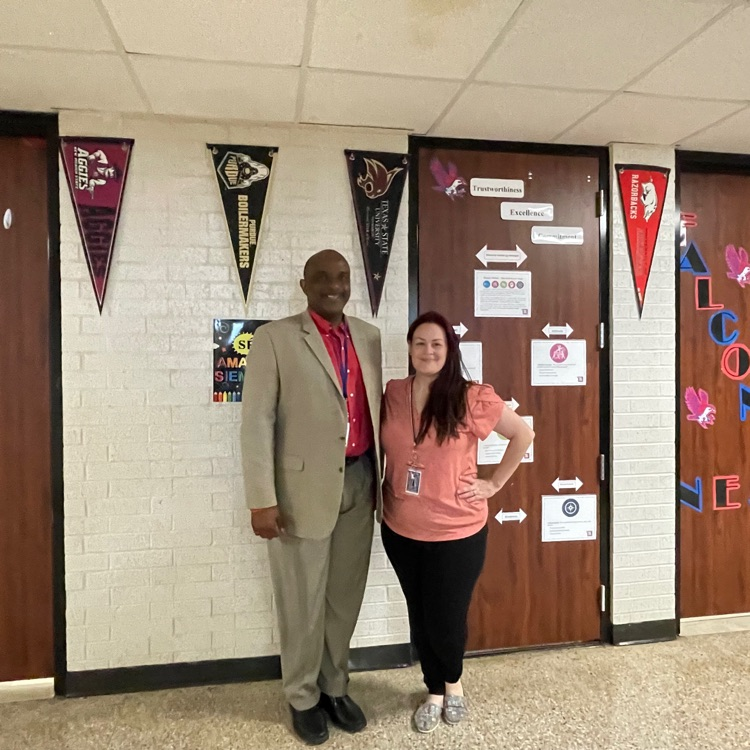 Attitude & effort: The RJH Way! Welcome back, RJH Falcons! #WeAreRoyal #InvestingInOurTomorrow #AttitudeEffort @IHeartCKH