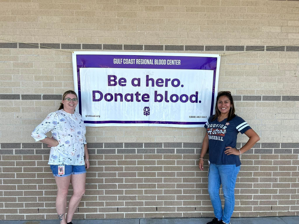 Bus drivers Jasmine Underwood (L) and Alinn Willeford (R) finished their routes and then donated blood. 