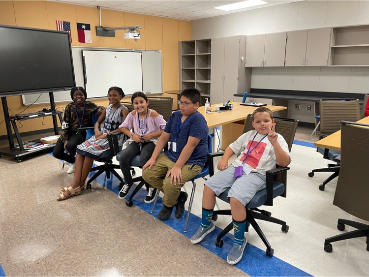 RES Teaching & Learning Walk! Thank you to RES for hosting us and letting us see how our 2-5 Falcons are learning and growing! We had a great time talking to a student panel of 2nd, 4th, and 5th graders.  #WeAreRoyal 